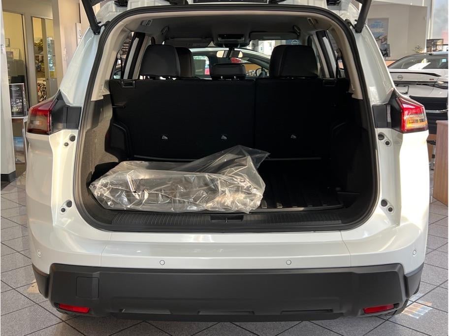 2026 Nissan Rogue SV Sport Utility 4D