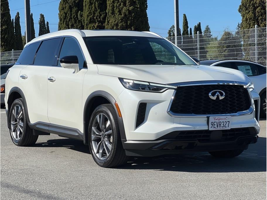 2023 INFINITI QX60 LUXE