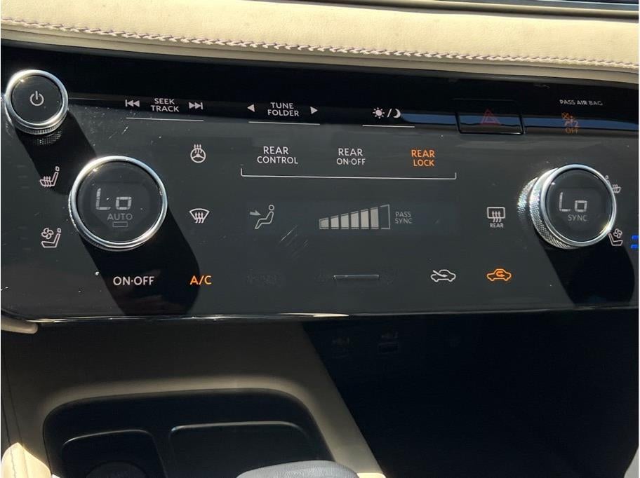2023 INFINITI QX60 LUXE Sport Utility 4D