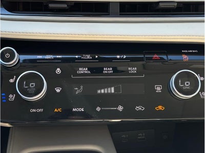 2023 INFINITI QX60 LUXE