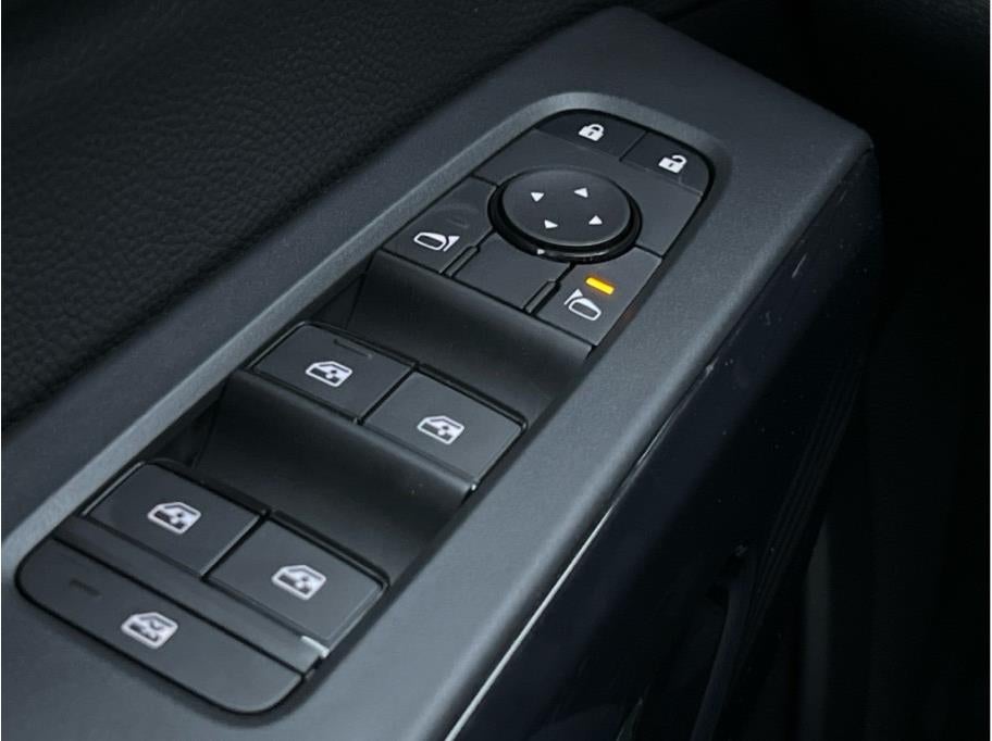 2025 Nissan Pathfinder SV Sport Utility 4D