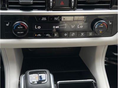 2022 Nissan Pathfinder SV Sport Utility 4D