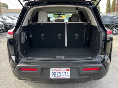 2022 Nissan Pathfinder SV Sport Utility 4D