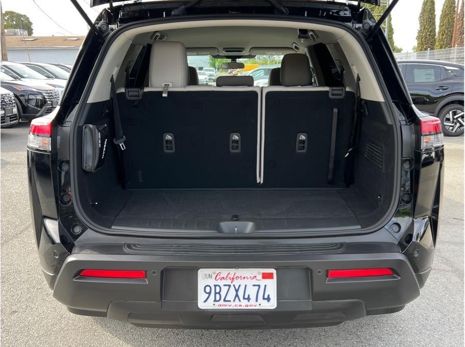 2022 Nissan Pathfinder SV Sport Utility 4D