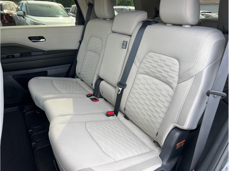 2022 Nissan Pathfinder SV Sport Utility 4D