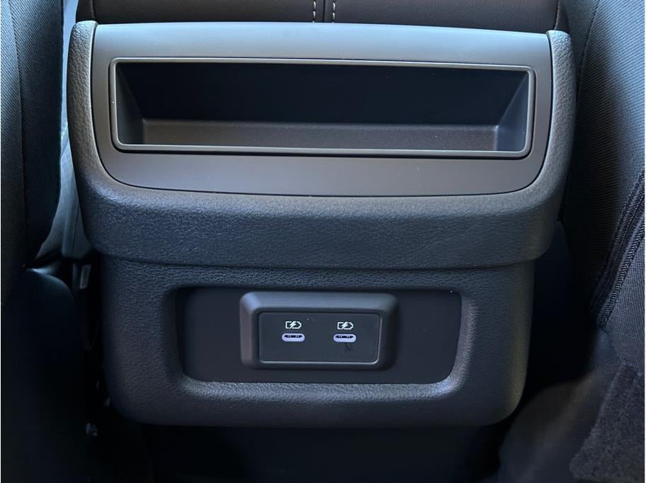 2026 Nissan Pathfinder SV Sport Utility 4D