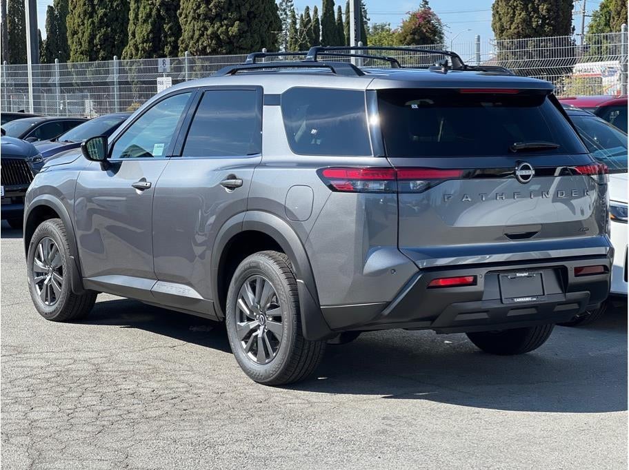 2026 Nissan Pathfinder SV Sport Utility 4D