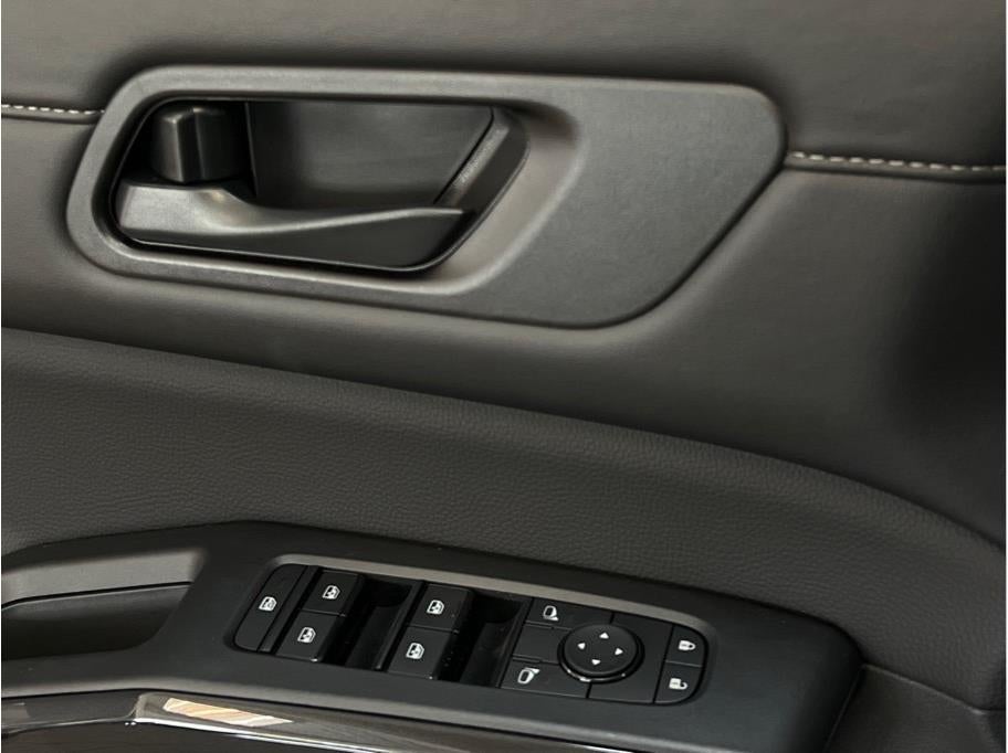 2026 Nissan Pathfinder SV AWD