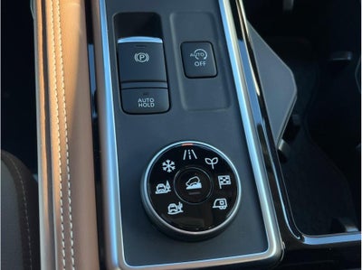 2026 Nissan Pathfinder Platinum Sport Utility 4D