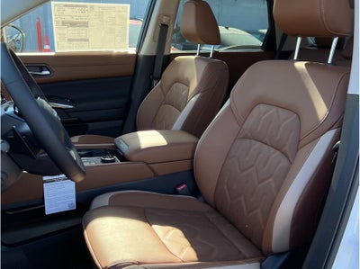 2026 Nissan Pathfinder Platinum Sport Utility 4D