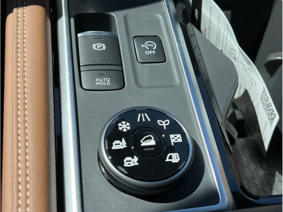 2026 Nissan Pathfinder Platinum Sport Utility 4D