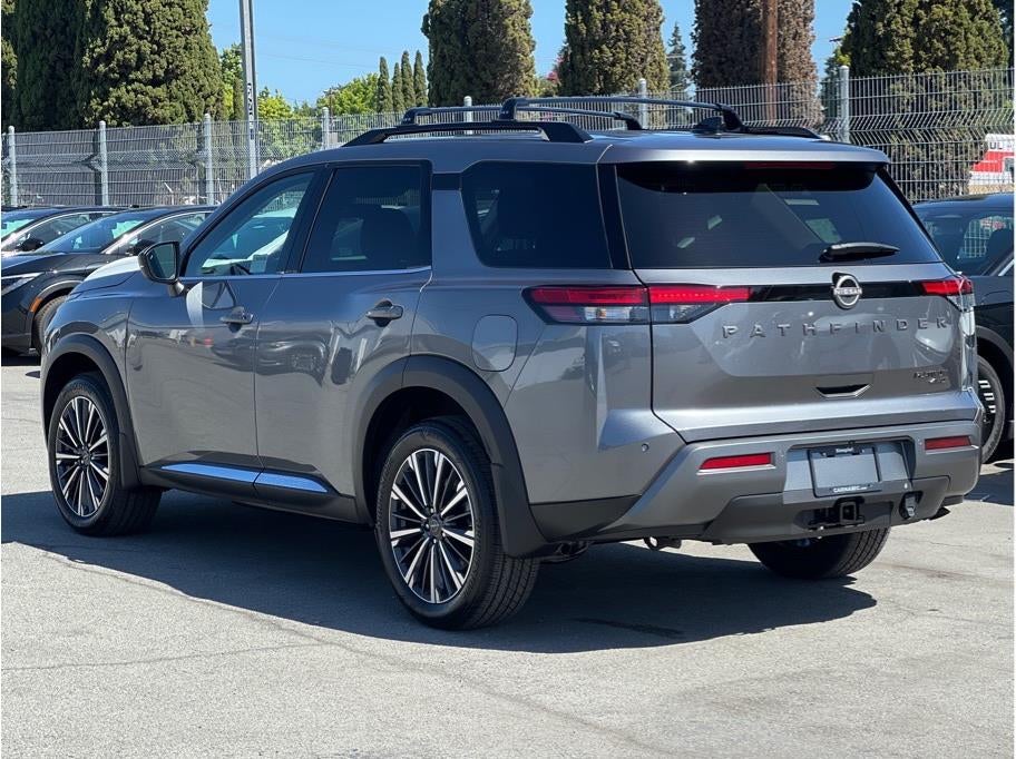 2026 Nissan Pathfinder Platinum Sport Utility 4D