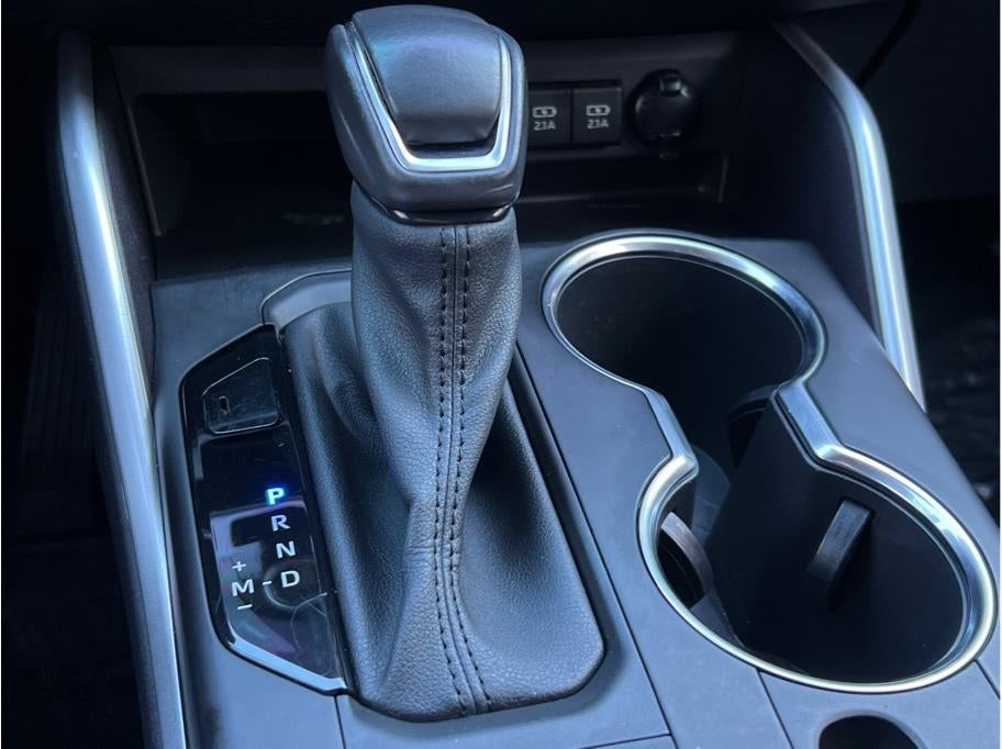 2021 Toyota Highlander XLE Sport Utility 4D