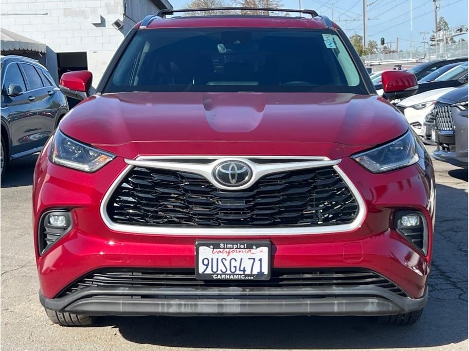 2021 Toyota Highlander XLE Sport Utility 4D