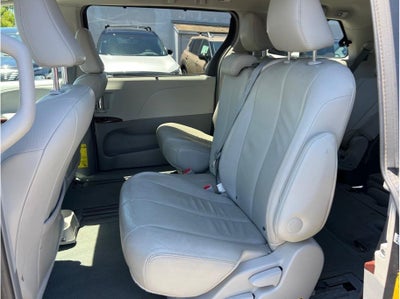 2014 Toyota Sienna XLE Minivan 4D