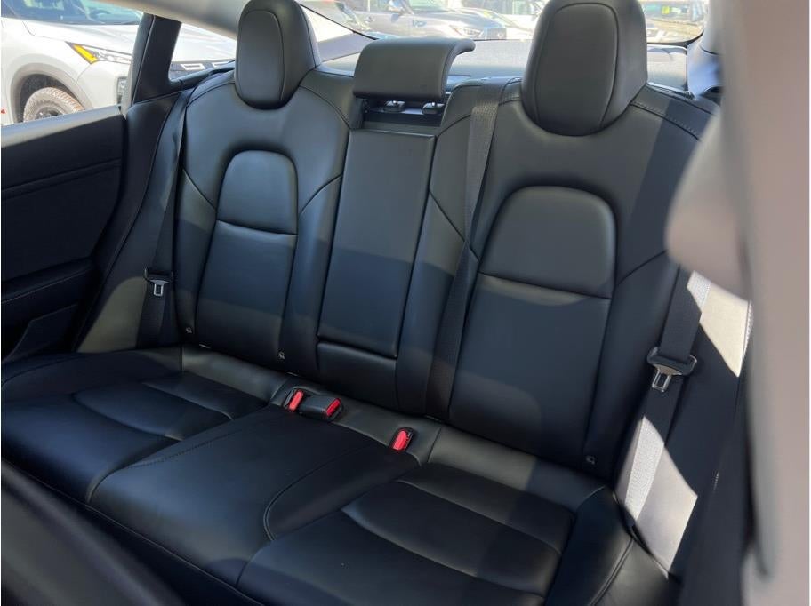 2022 Tesla Model 3 Long Range Sedan 4D