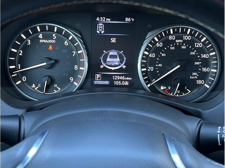 2022 INFINITI Q60 LUXE Coupe 2D