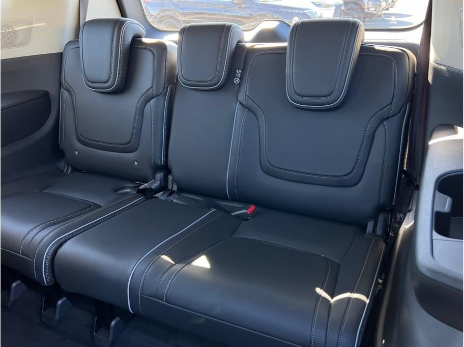 2025 INFINITI QX80 LUXE Sport Utility 4D
