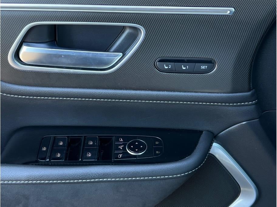 2025 INFINITI QX80 LUXE Sport Utility 4D
