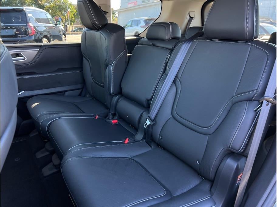 2025 INFINITI QX80 LUXE Sport Utility 4D