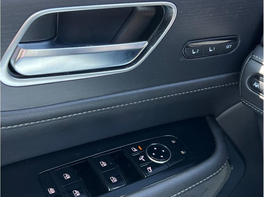 2025 INFINITI QX80 SENSORY Sport Utility 4D