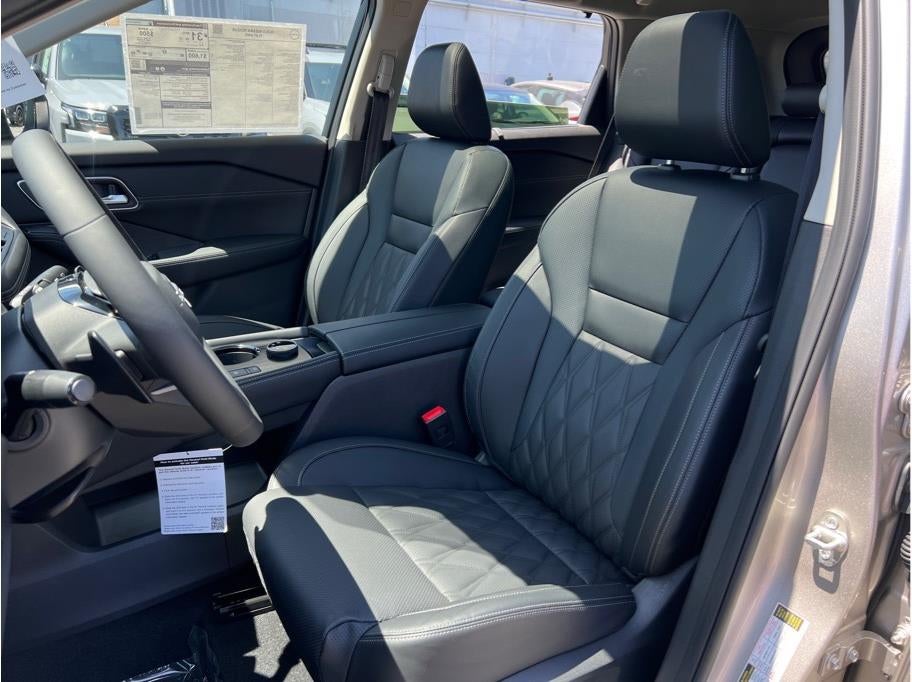 2026 Nissan Rogue Platinum (2026.5) Sport Utility 4D