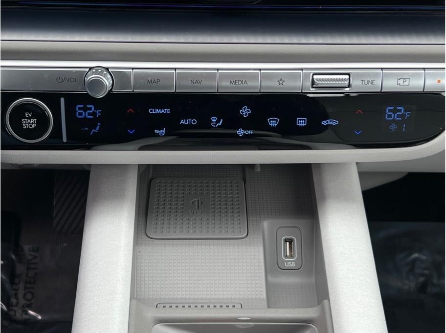 2024 Hyundai IONIQ 6 SEL Sedan 4D