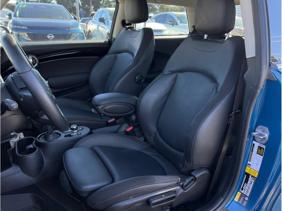 2023 MINI Hardtop 2 Door Cooper SE Hatchback 2D