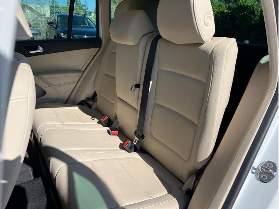 2015 Volkswagen Tiguan 2.0T SEL Sport Utility 4D