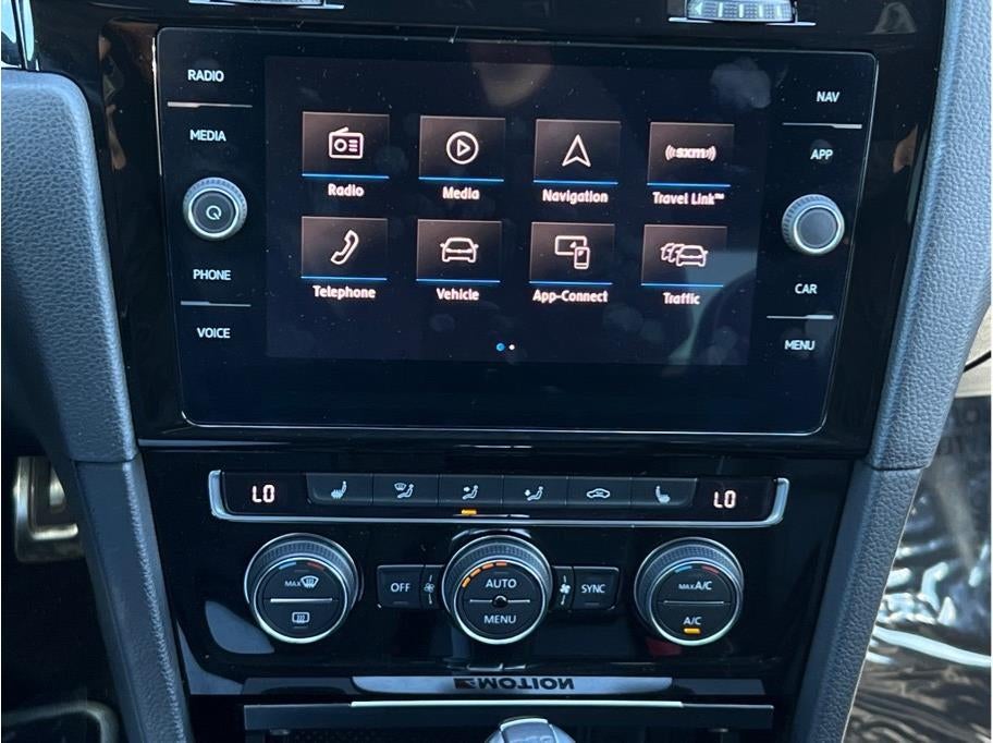 2018 Volkswagen Golf R Hatchback Sedan 4D
