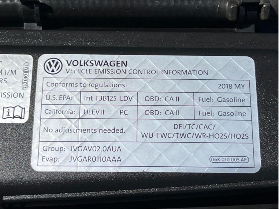 2018 Volkswagen Golf R Hatchback Sedan 4D