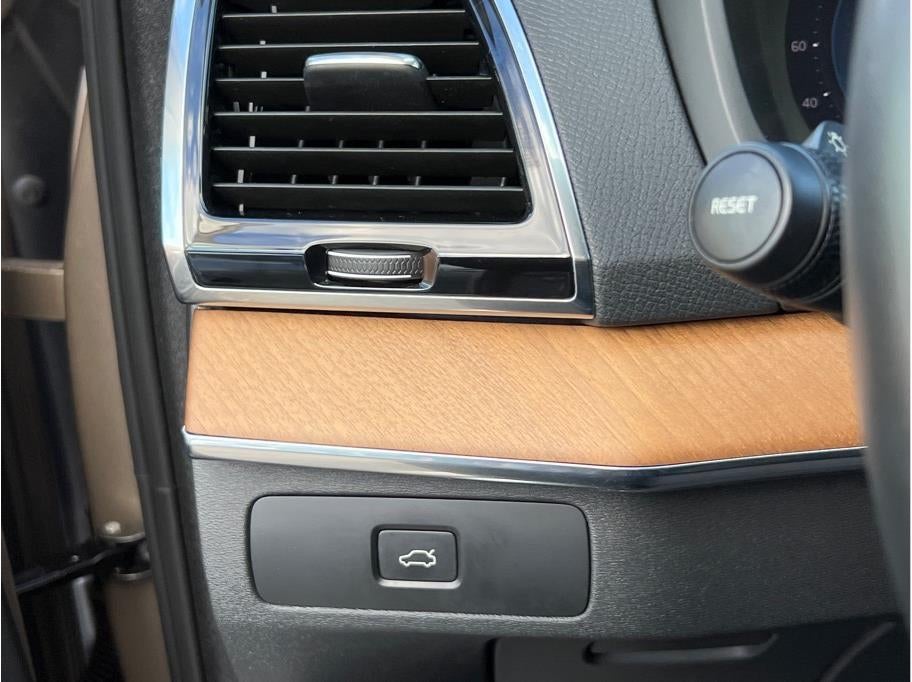 2023 Volvo XC90 B6 Plus Bright Theme Sport Utility 4D