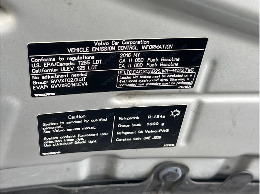 2016 Volvo XC90 T6 Momentum Sport Utility 4D