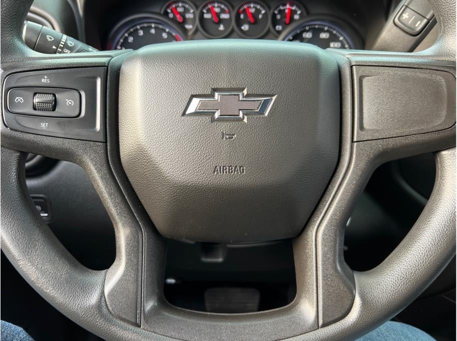 2021 Chevrolet Silverado 1500 Crew Cab Custom Pickup 4D 5 3/4 ft