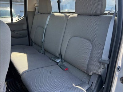2016 Nissan Frontier Crew Cab SV Pickup 4D 5 ft