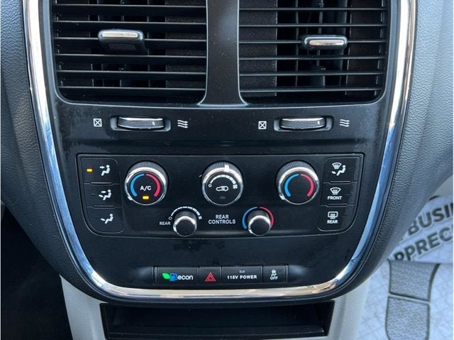 2017 Dodge Grand Caravan Passenger SE Minivan 4D
