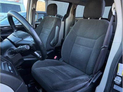 2017 Dodge Grand Caravan Passenger SE Minivan 4D