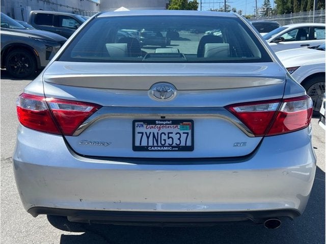 2017 Toyota Camry SE Sedan 4D