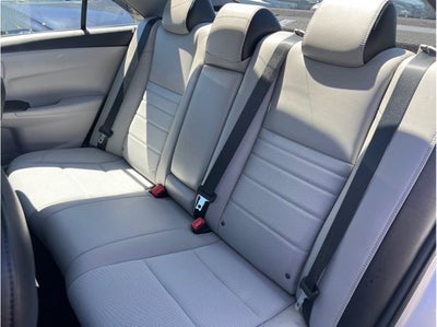 2017 Toyota Camry SE Sedan 4D