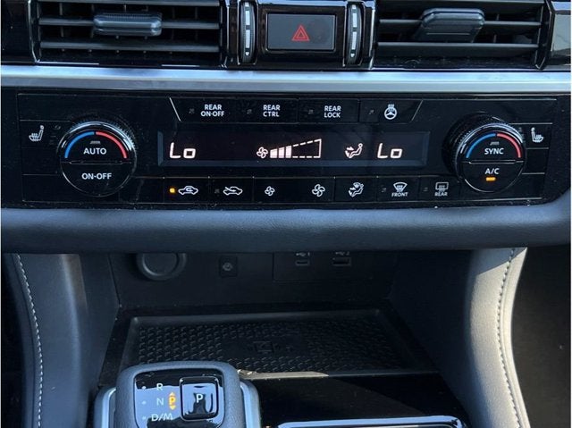 2025 Nissan Pathfinder SL Sport Utility 4D