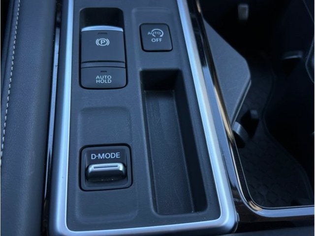 2025 Nissan Pathfinder SL Sport Utility 4D