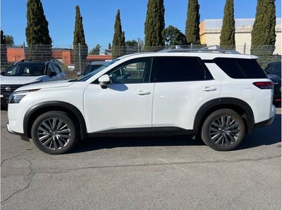 2025 Nissan Pathfinder SL Sport Utility 4D