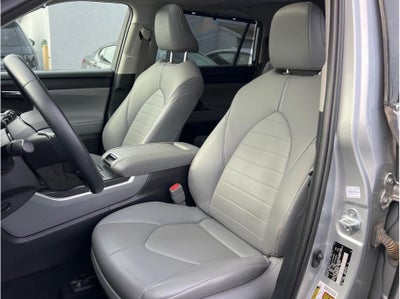 2021 Toyota Highlander XLE Sport Utility 4D