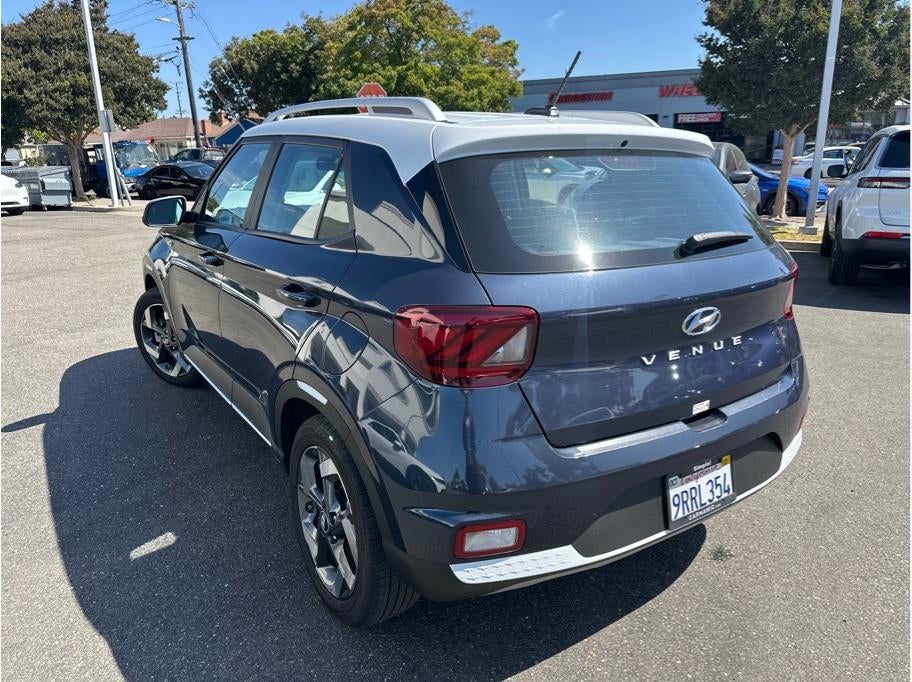 2024 Hyundai Venue Limited Sport Utility 4D